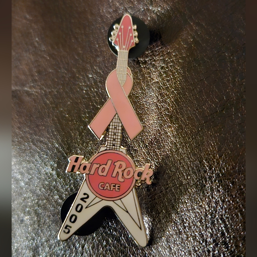 HARD ROCK CAFE 2005 Breast Cancer Awareness Pin in Original Zip Container
